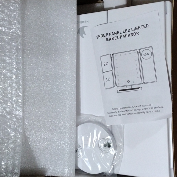 LED lighted makeup mirror -NIB - Picture 9 of 9